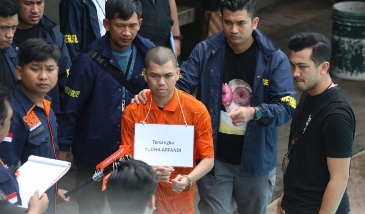 Berikutnya, pada Pasal 338 KUHP ancaman pidana maksimal 15 tahun, sedangkan pada Pasal 340 KUHP ancaman pidana maksimal 20 tahun.