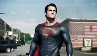 The best Henry Cavill movies you should watch. (Photo: Henry Cavill in Man of Steel (2013) - Clay Enos - © 2013 Warner Bros.)