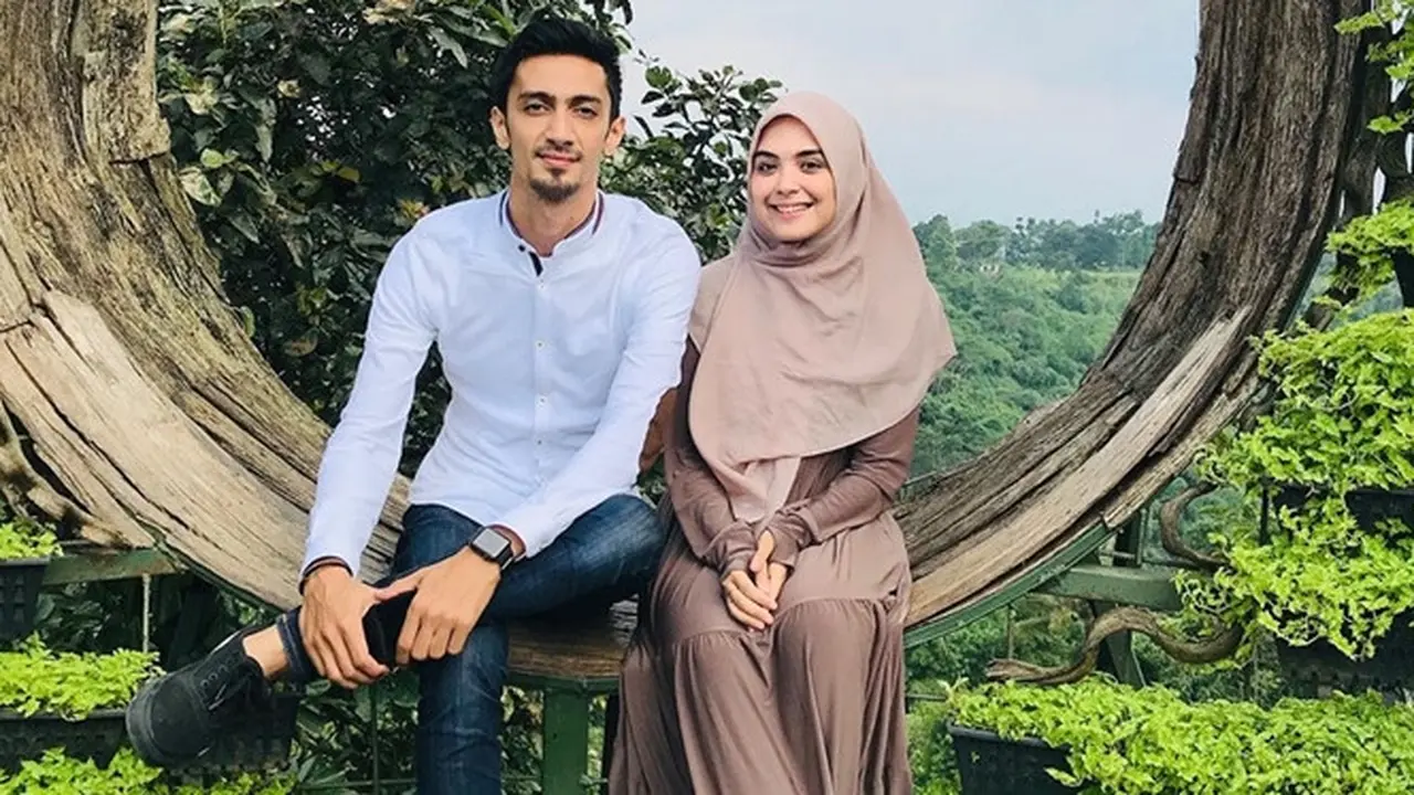 7 Potret Kedekatan Vebby Palwinta dan Razi Bawazier, Segera Menikah?