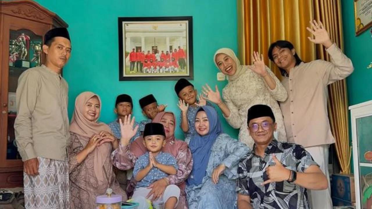 Mewah dan Berkelas! 6 Foto Ruang Tamu Megawati Hangestri dengan Lemari Piala Elegan