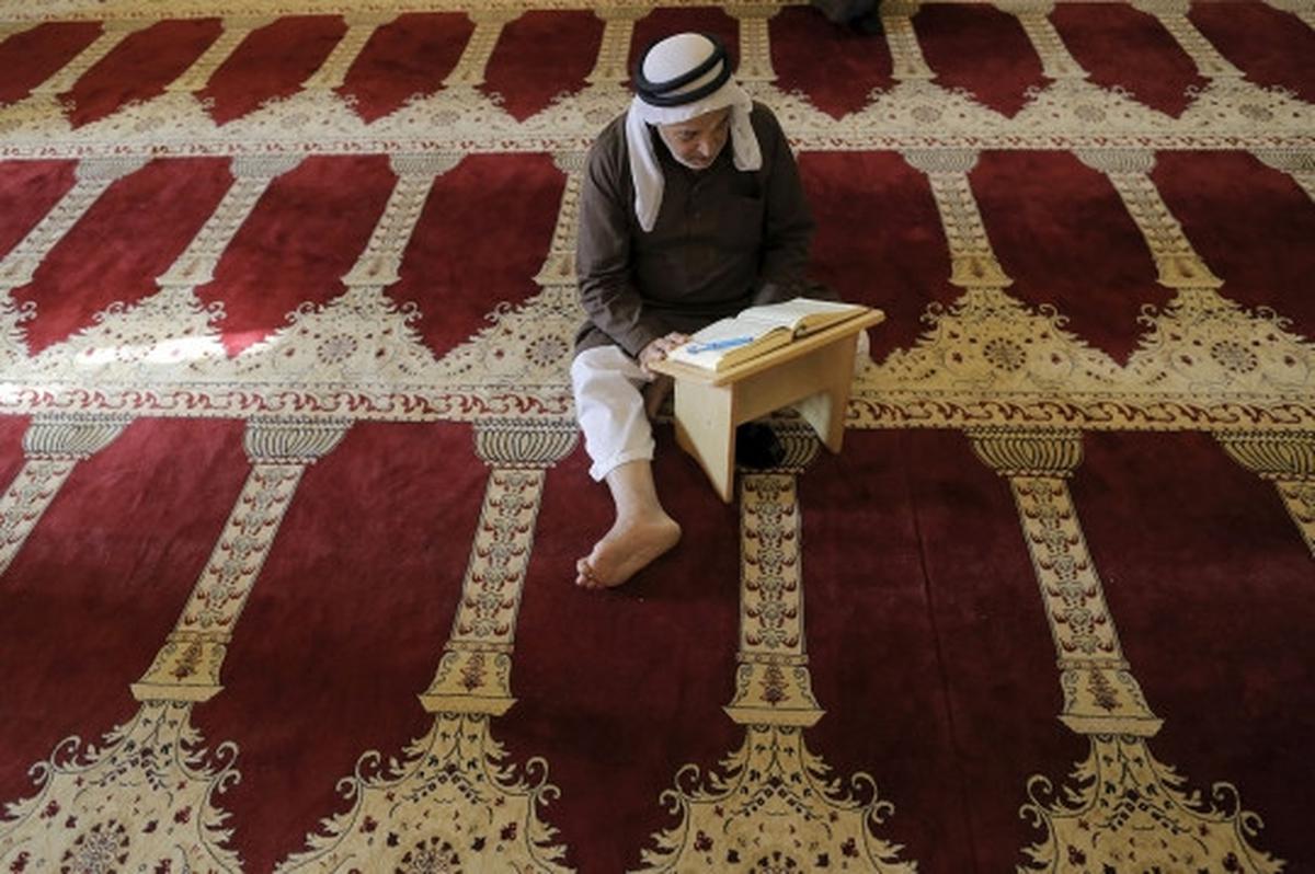 Melantunkan ayat suci Alquran di Masjid Al Aqsa