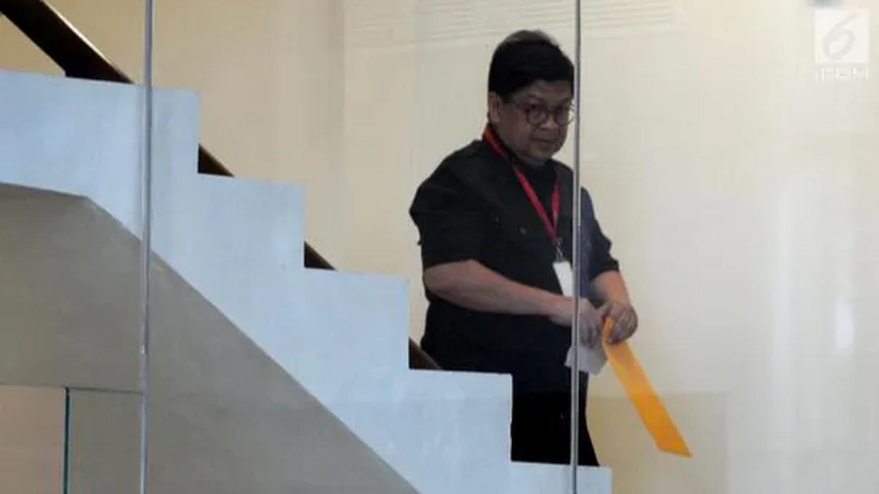Salah asuh mengeksploitir jabatan untuk memperkaya diri.