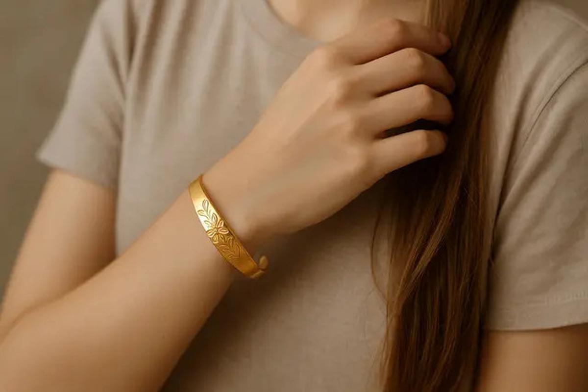 8 Gelang Emas Model Bangle Kekinian 3-5 Gram, Favorit Anak Muda 2025