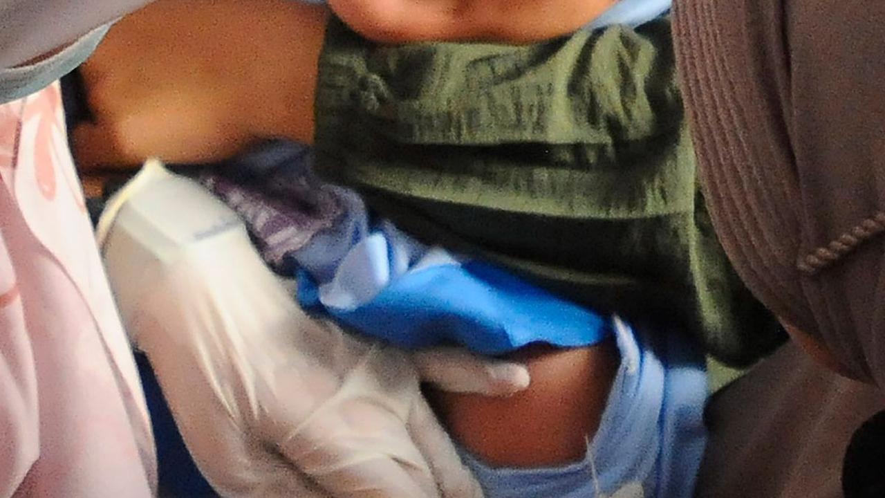 Pemberian vaksin HPV ini juga bertepatan dengan program Bulan Imunisasi Anak Sekolah (BIAS).