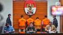 Wakil Ketua KPK Johanis Tanak memberikan keterangan pers terkait penahanan 10 orang anggota DPRD Provinsi Jambi periode 2014-2019 di Gedung Merah Putih KPK, Jakarta, Selasa (10/1/2023). Penyidik KPK melakukan penahanan terhadap 10 orang tersangka kasus suap 'ketok palu' pengesahan RAPBD Provinsi Jambi tahun 2017. (Liputan6.com/Angga Yuniar)
