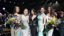 Melainkan perempuan saling memberdayakan, menguatkan, dan perubahan itu baru saja dimulai di Miss Universe. [annejkn.official]