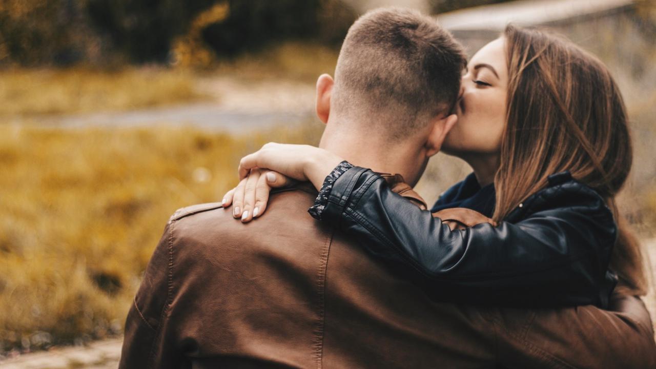 7 Perkataan Sederhana yang Bisa Bikin Pasangan Jatuh Cinta Padamu Setiap Hari