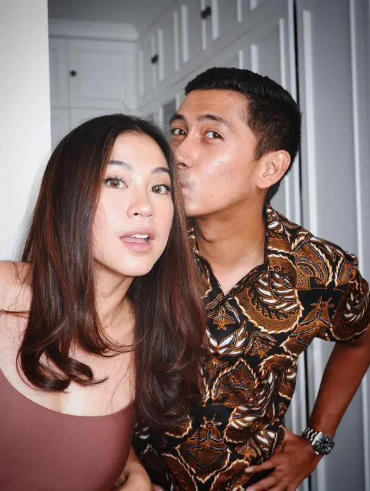 Tyna Kanna dan Kenang Mirdad (Instagram/kenangmirdad)