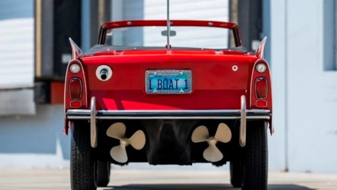 mobil amfibi