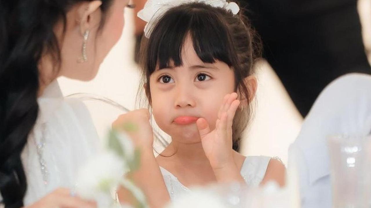Potret Chava Anak Kedua Rachel Vennya dan Niko Al Hakim, Makin Cantik Menggemaskan dan Miliki Senyum Manis Banget