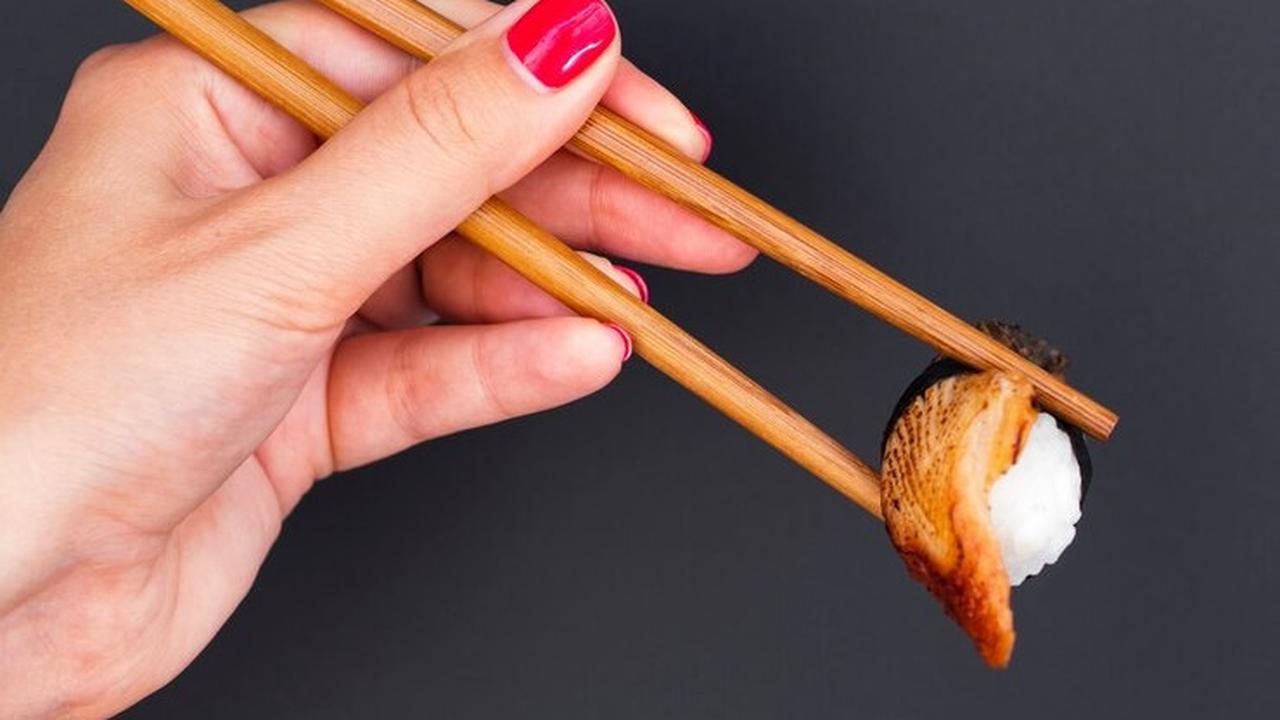 8.&nbsp;Hindari Menggosok-gosok Sumpit
