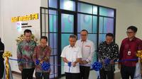 Direktur Utama Sinarmas Sekuritas Rudy Utomo, Wakil Rektor Bidang Pendidikan dan Kemahasiswaan IPB Deni Noviana, dan Vice Director of Market Development&nbsp;BEI Dedy Priadi di acara New Galeri Investasi. (Dok&nbsp;Sinar Mas)