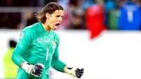 Penjaga gawang Swiss Yann Sommer bereaksi usai melawan Republik Ceko pada pertandingan sepak bola Grup A2 UEFA Nations League di Stadion Kybunpark, St. Gallen, Swiss, 27 September 2022. Swiss mengalahkan Republik Ceko dengan skor 2-1. (Michael Buholzer/Keystone via AP)