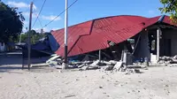 Ratusan rumah rata dengan tanah pasca gempa Maluku. (Liputan6.com/Hairil Hiar)