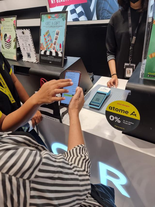 Pengalaman Belanja Produk Fesyen Pakai Atome di Gerai MAP, Ada Promo Apa Saja? - Lifestyle Liputan6.com