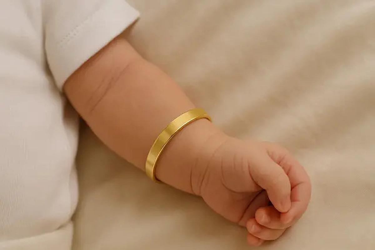 8 Tips Memilih Gelang Emas untuk Bayi Baru Lahir yang Sering Diabaikan Orang Tua