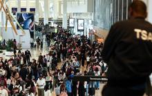 Kacaunya Bandara AS, Petugas Mogok Kerja Hingga Antrean Check-in Membludak
