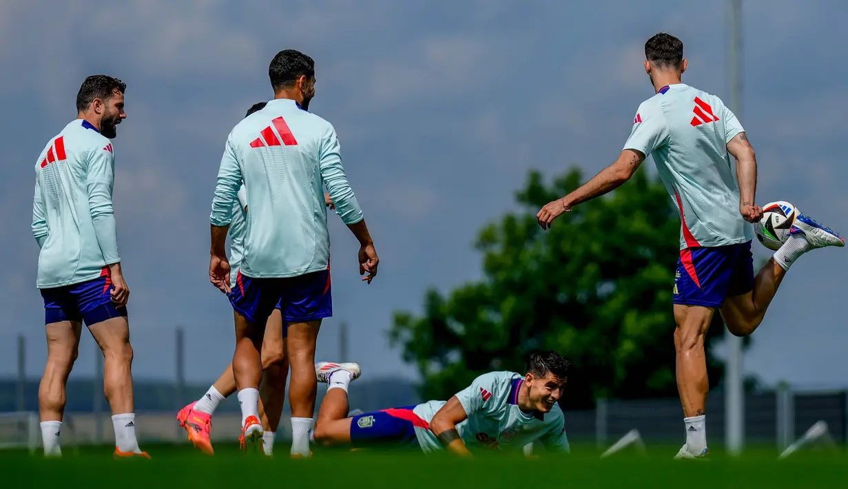 Pelatih Spanyol Luis de la Fuente menyatakan timnya tetap akan mewaspadai permainan Georgia. (AP Photo/Manu Fernandez)