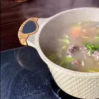 Tidak Kalah Enak, Ini Cara Khusus untuk Hilangkan Lemak pada Sop Buntut (YouTube/ Cheche Kitchen)