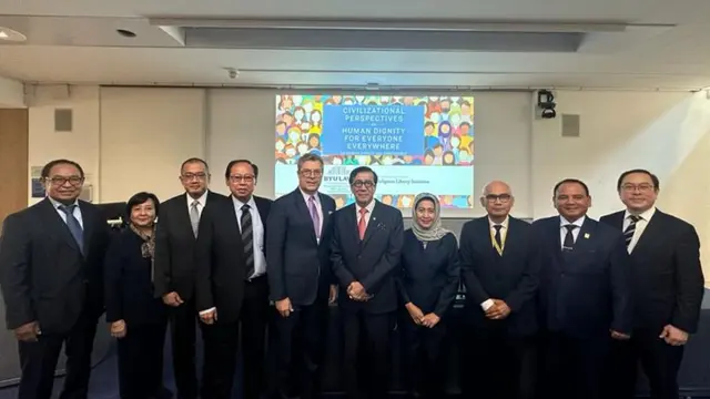 Diskusi dengan Mahasiswa Indonesia