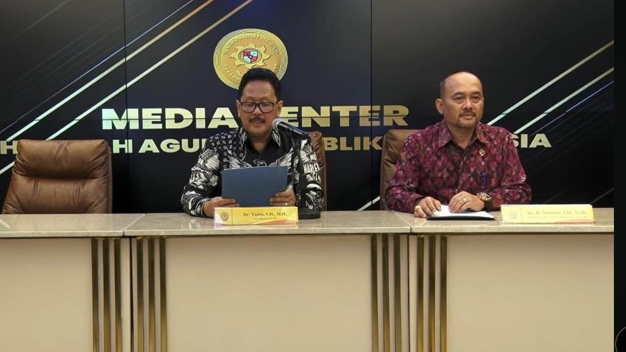 VIDEO: Aksi Firdaus Oibowo Injak Meja Hina Peradilan, Dipecat dari Advokat & Dilarang Bersidang