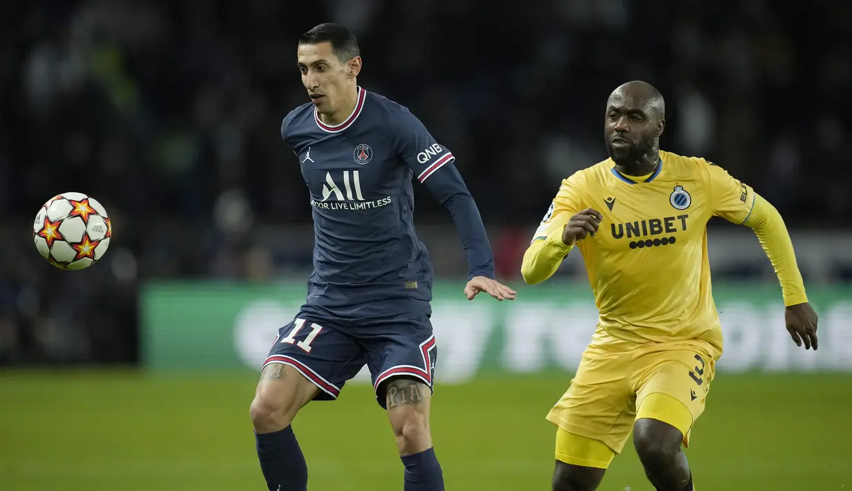 Memasuki awal babak kedua, PSG agak menurunkan tempo serangan. Namun mereka tetap mendapat peluang mencetak gol melalui Angel Di Maria. (AP/Christophe Ena)