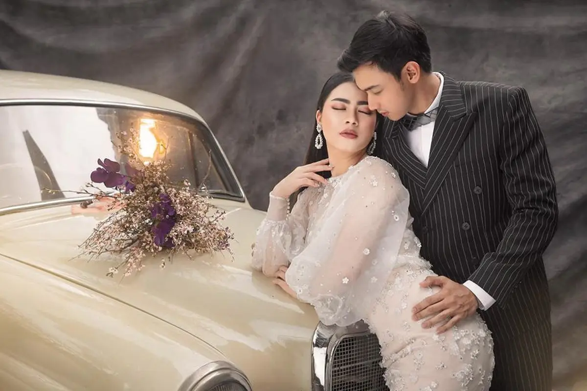 [Fimela] Foto Prewedding Caesar Hito dan Felicya Angelista