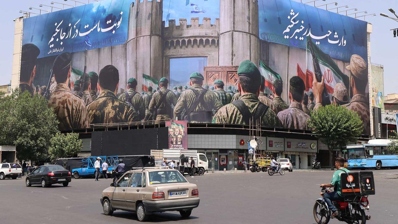 FOTO: Suasana Kota Teheran Iran Dihiasi Poster Anti-Israel