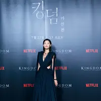 Jun Ji Hyun daam konferensi pers Kingdom: Ashin of the North. (Foto: Netflix)