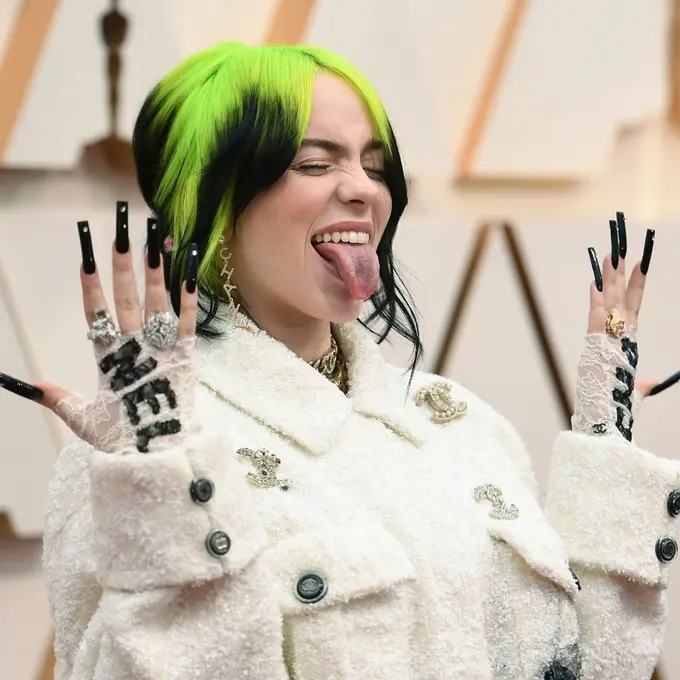 Billie Eilish di Oscar 2020/Instagram @WWD