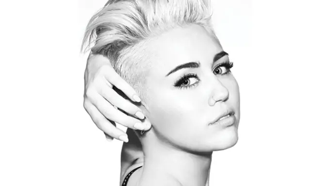 Selain Miley Cyrus, Ini Selebritis yang Bulu Ketiaknya Berkibar