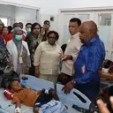 Wamendagri Tinjau Penanganan Dugaan Keracunan MBG di Jayapura