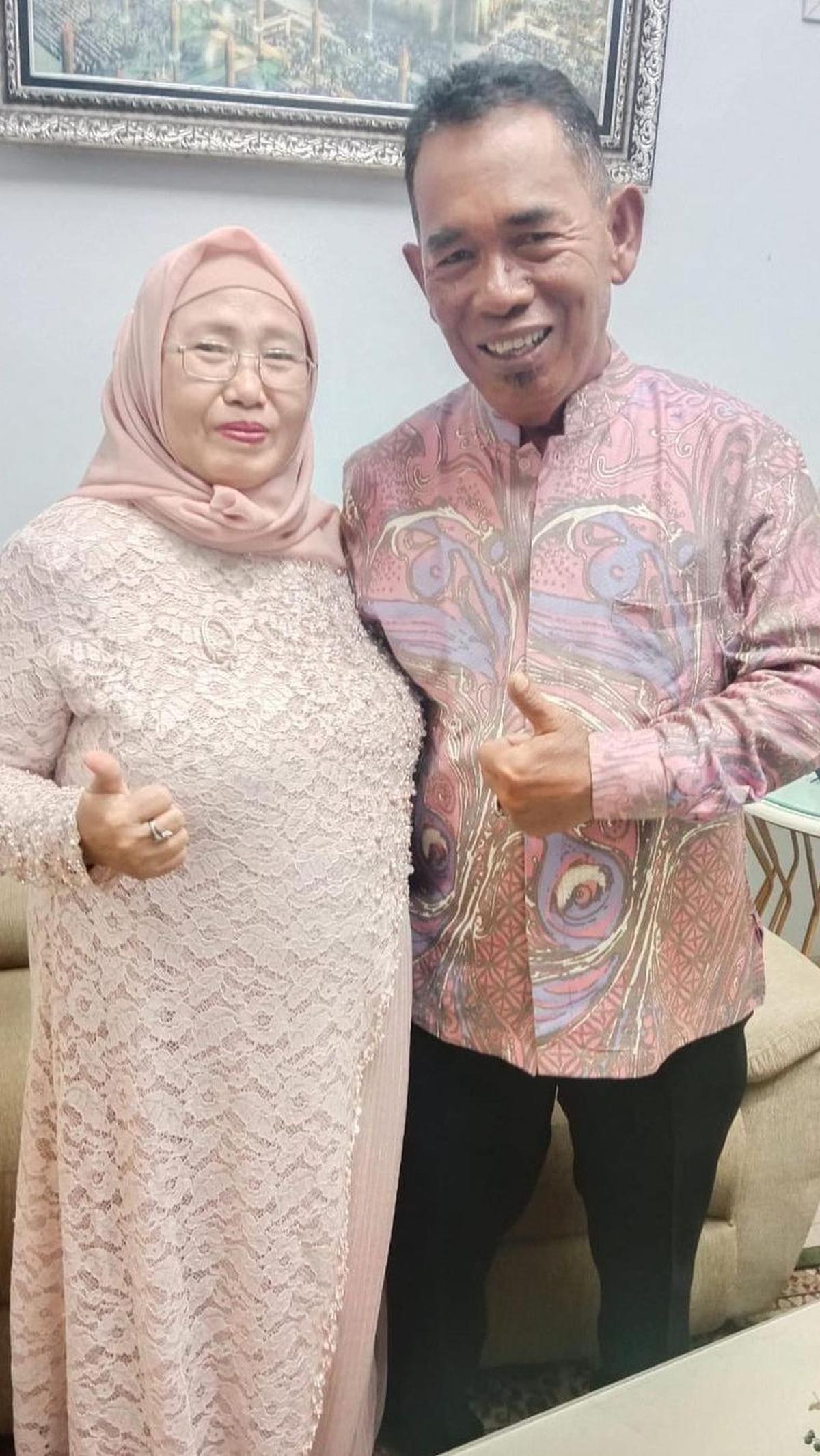 Dalam beberapa momen, kedua orangtua Zaskia justru penampilannya biasa-biasa saja.