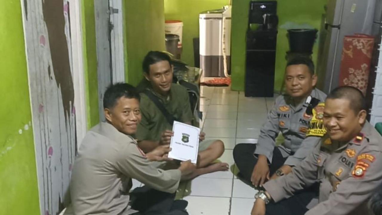 Polisi Santuni Keluarga Korban Banjir, Anak Disabilitas Tewas di Jakarta Utara