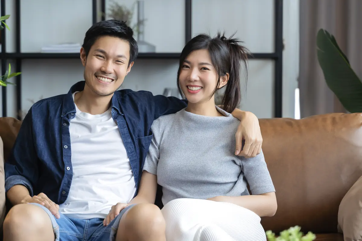pasangan cinta bahagia