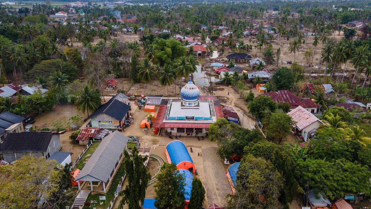 FOTO: Ramadan di Tengah Pengungsian Korban Banjir Aceh