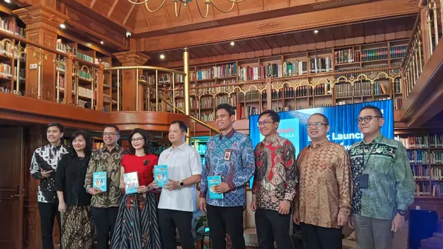Jajaran Direksi pada Media Gathering Peluncuran Buku "Dear Money, We Need to Talk" & Peresmian Rekor MURI (Buku Literasi Keuangan Karya Jurnalis Terbanyak)
