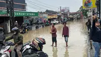 Warga Jati Asih Hilang Terseret Banjir Saat Bersihkan Sampah yang Menyangkut
