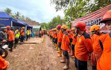 Tim SAR Persempit Sektor Pencarian Korban Longsor Cilacap, Fokus pada 12 Korban Hilang