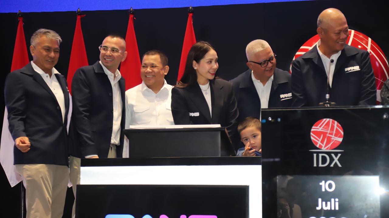 Office Look Nagita Slavina saat IPO RANS, Tampil Kasual Elegan dengan Sentuhan Quiet Luxury