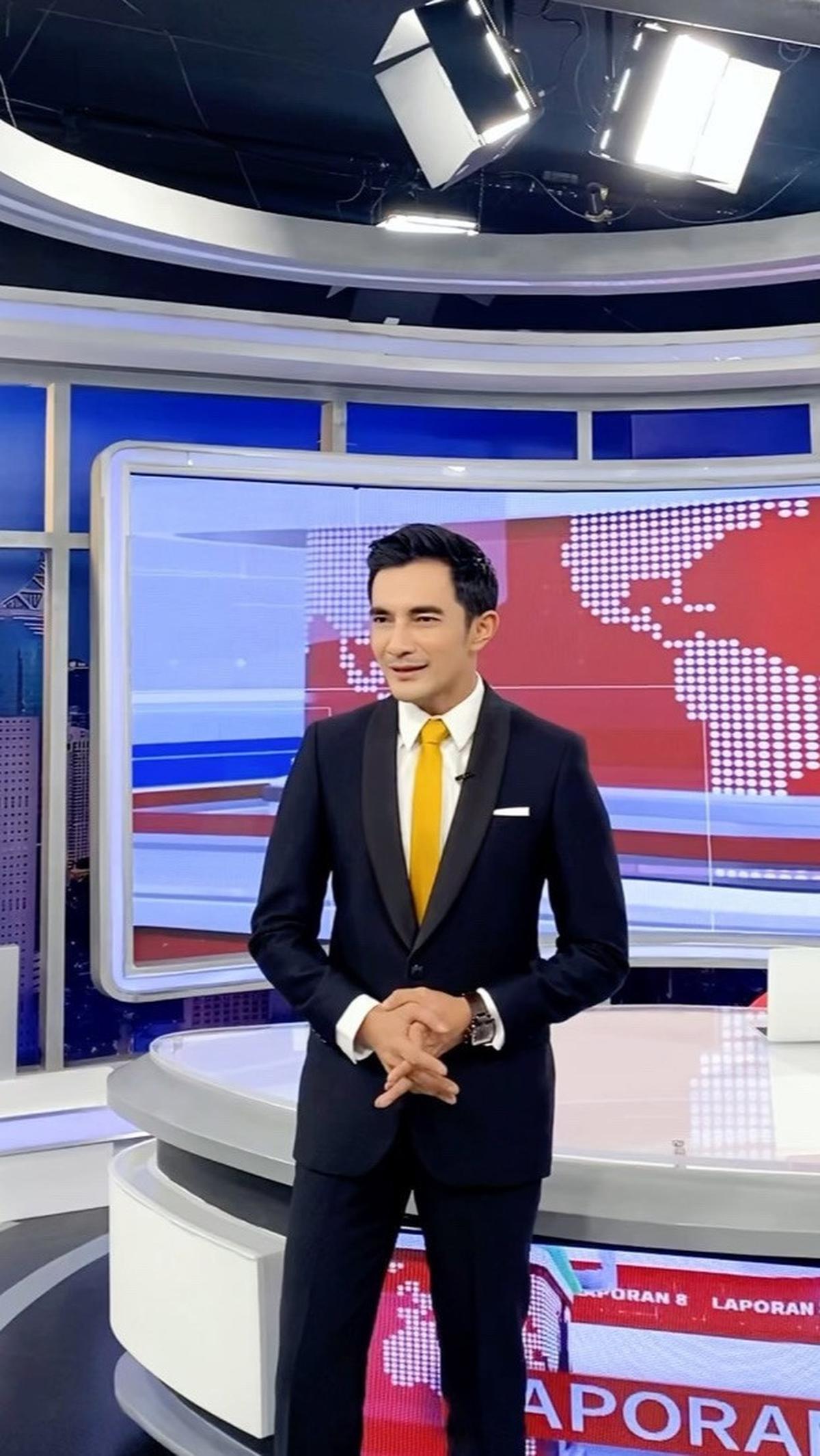 Rizal dikenal sebagai pemeran, presenter hingga model asal Indonesia. Akun Instagram bernama&nbsp;<br>@rizalakbarazhari menjadi wadah portofolionya sebagai pembawa berita dan model.