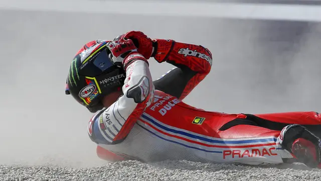 FOTO: Detik-Detik Francesco Bagnaia Terjatuh Saat Memimpin Balapan