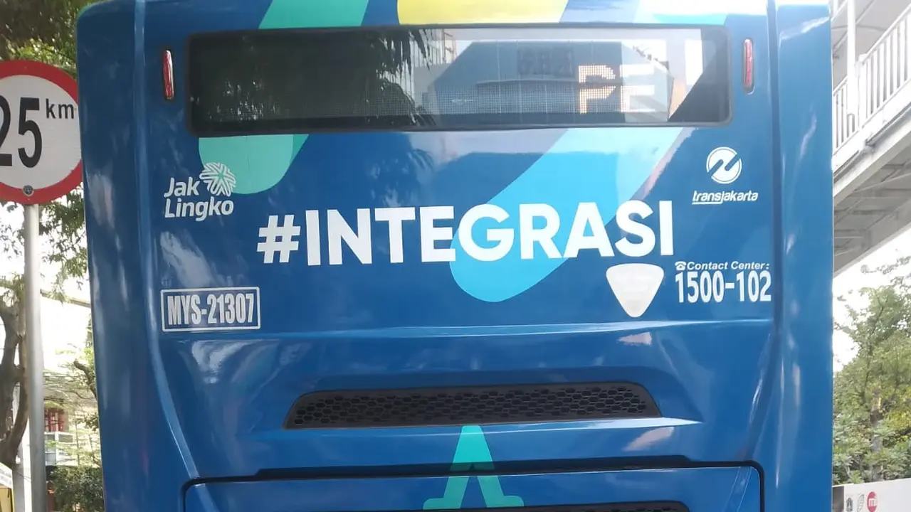 Kecelakaan Bus Transjakarta dan Pemotor di Sudirman