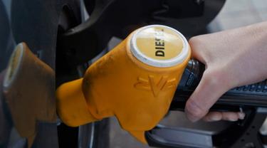 Ilustrasi bahan bakar diesel. (AP)