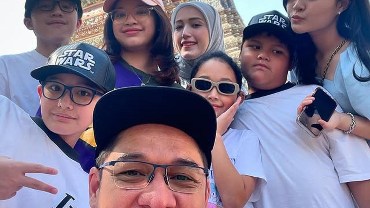 7 Potret Pasha Ungu Liburan Bareng Adelia Wilhelmina, Ajak Juga Shakiena dan Nasha 2 Anak Remajanya