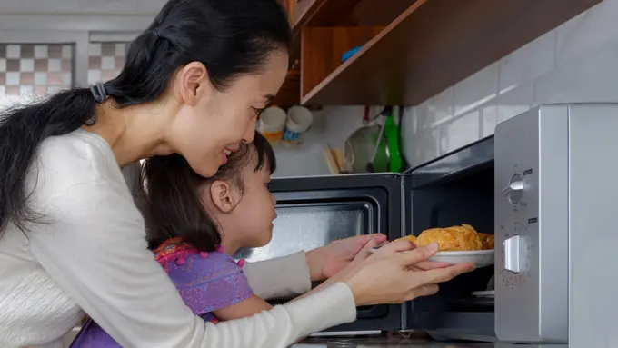 Masak Sahur Tanpa Drama, Ini Cara Praktis Menyiapkan Menu dengan Peralatan Dapur Andalan