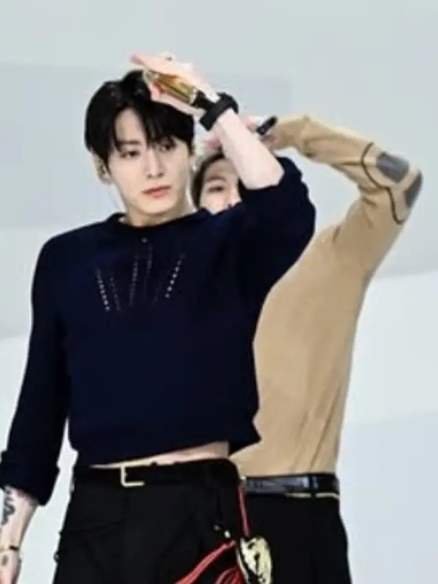 Jungkook Tampilkan Sentuhan Korea di Acara Amerika Serikat. Dok. [@fallontonight/@toddowyoung]