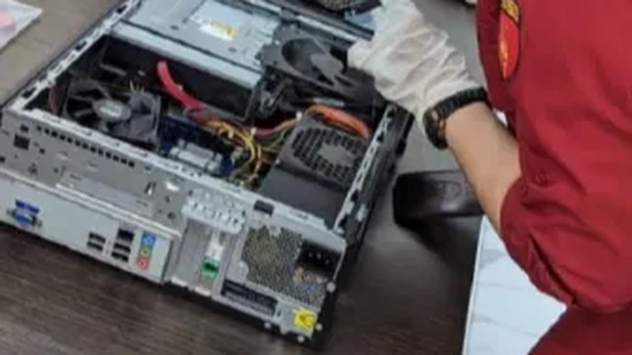 "Penyidik menyita beberapa dokumen Dispetaru, CPU, dan flashdisk. Itu yang disita," ucap Anwar.