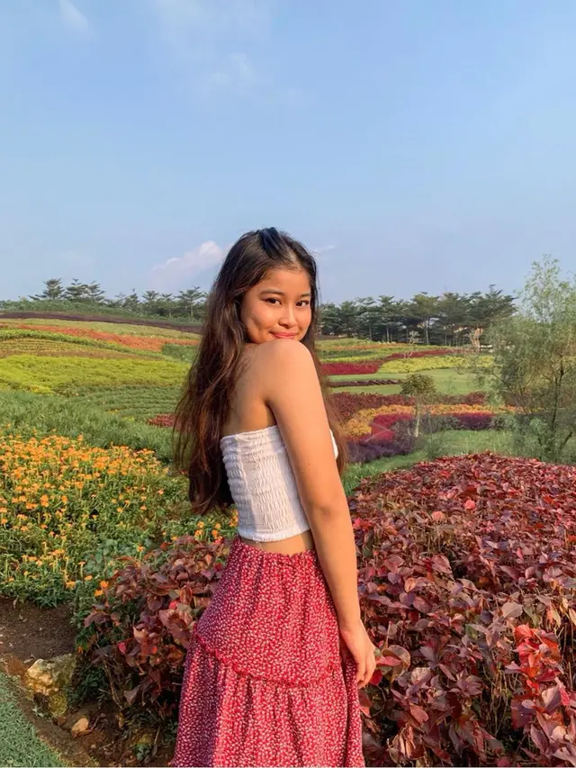 Ikuti Jejak Sang Ayah, Ini 6 Potret Sarah Suci Putri Ruhut Sitompul yang Memesona