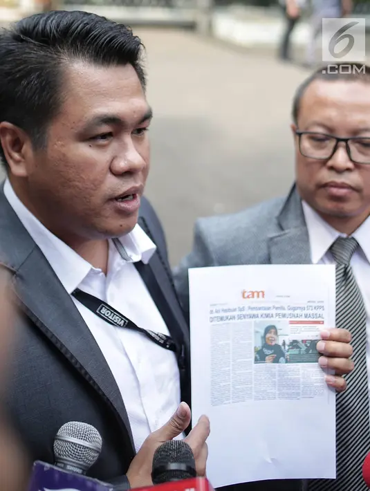 Pengacara dokter spesialis syaraf, Roboah Khairani Hasibuan alias Ani, Amin Fahrudin dan Slamet Hasan memberikan keterangan di Ditreskimsus Polda Metro Jaya, Jakarta, Jumat (17/5/2019). Ani Hasibuan tidak memenuhi panggilan penyidik dengan alasan sakit. (Liputan6.com/Faizal Fanani)